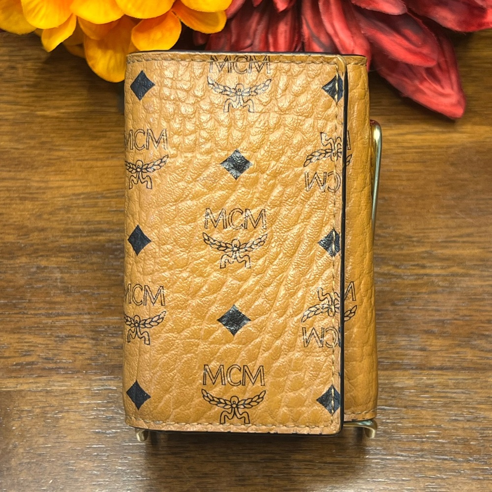 Authentic MCM Cognac 6-Keyholder - EUC